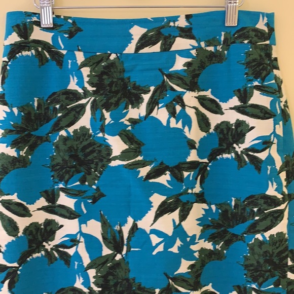 J CREW Tropical Print Pencil Skirt - Picture 2 of 8